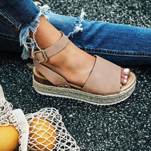 LADIES BEYOND CHIC ESPADRILLE PLATFORM SANDALS - Picture 7 of 8